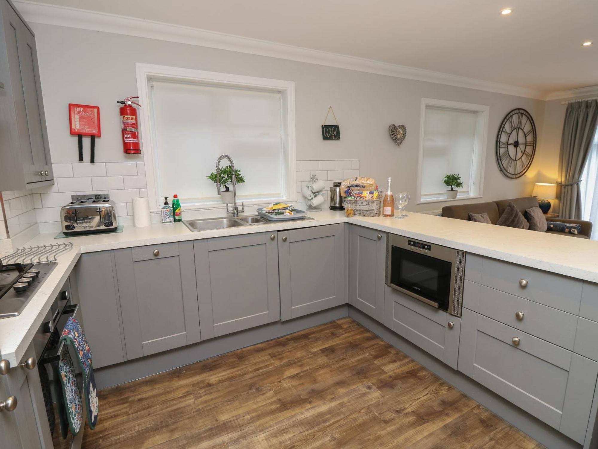 Rookley Lake Cottage เวนท์เนอร์ ภายนอก รูปภาพ