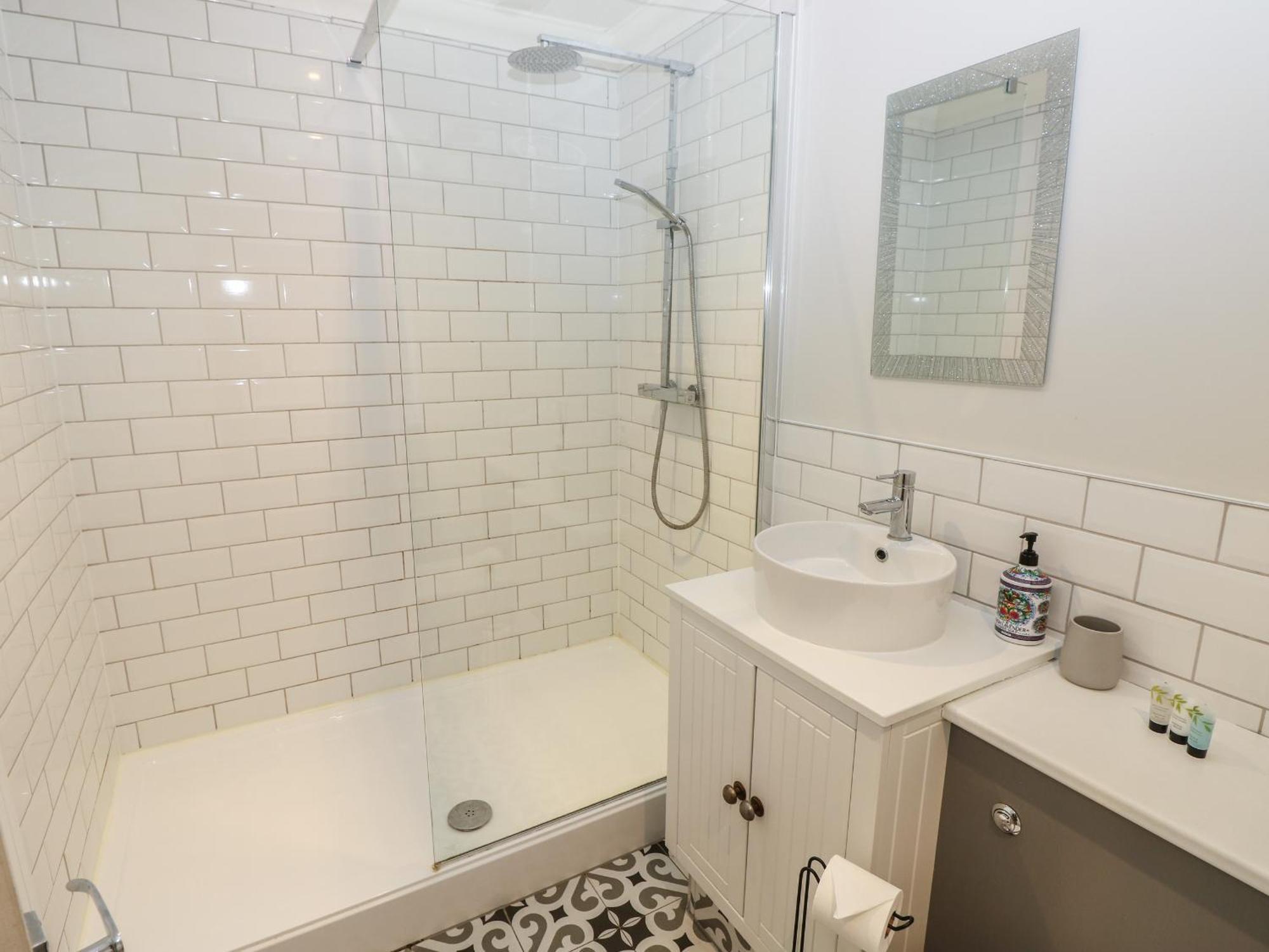 Rookley Lake Cottage เวนท์เนอร์ ภายนอก รูปภาพ