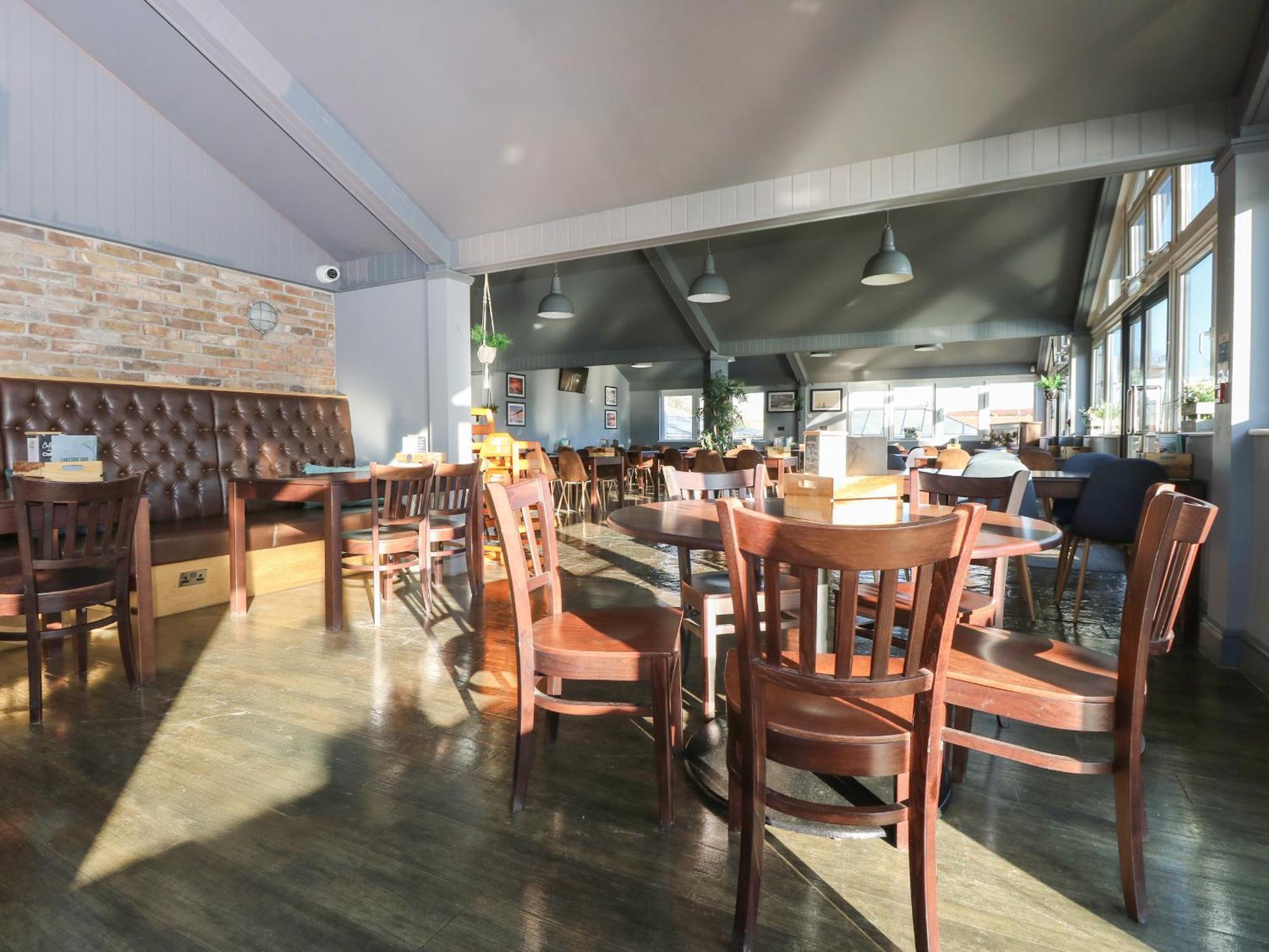 Rookley Lake Cottage เวนท์เนอร์ ภายนอก รูปภาพ